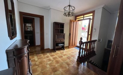 Herverkoop - Villa -
Orihuela Costa - Campoamor