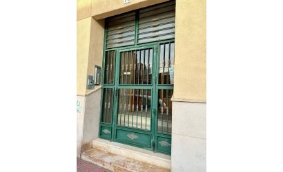 Herverkoop - Apartamento -
Torrevieja - Playa del Cura