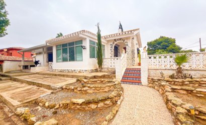 Resale - Villa -
Torrevieja - Los Balcones