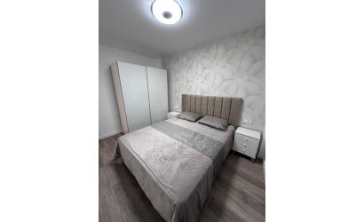 Herverkoop - Apartamento -
Torrevieja - Playa del Cura
