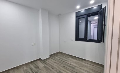 Herverkoop - Apartamento -
Torrevieja - Playa del Cura