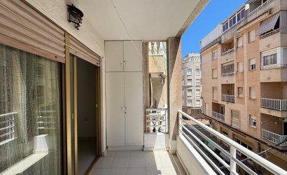 Herverkoop - Apartamento -
Torrevieja - Centro