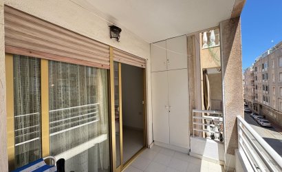 Herverkoop - Apartamento -
Torrevieja - Centro