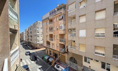 Herverkoop - Apartamento -
Torrevieja - Centro