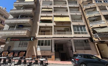 Herverkoop - Apartamento -
Torrevieja - Centro