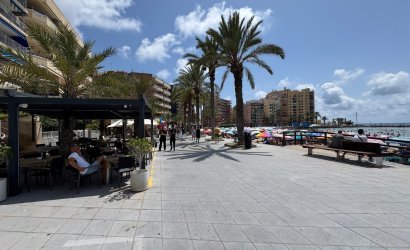 Herverkoop - Apartamento -
Torrevieja - Playa del Cura