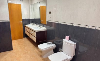Revente - Apartamento -
Torrevieja - Centro
