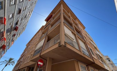 Herverkoop - Apartamento -
Torrevieja - Playa del Cura