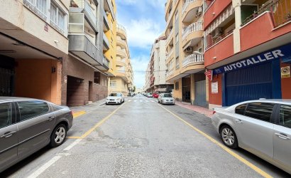 Herverkoop - Apartamento -
Torrevieja - Playa del Cura