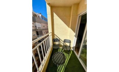 Herverkoop - Apartamento -
Torrevieja - Centro