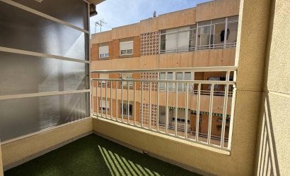 Herverkoop - Apartamento -
Torrevieja - Centro