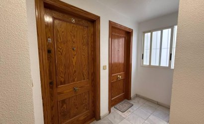 Herverkoop - Apartamento -
Torrevieja - Centro