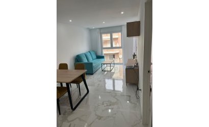 Herverkoop - Apartamento -
Torrevieja - Centro