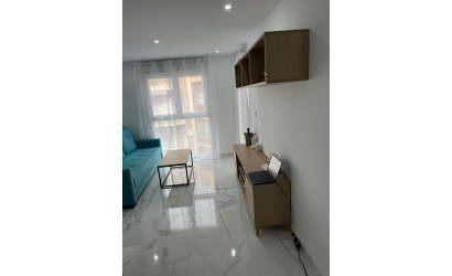 Herverkoop - Apartamento -
Torrevieja - Centro