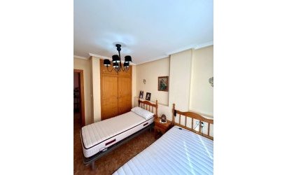 Herverkoop - Apartamento -
Torrevieja - Playa del Cura