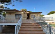 Herverkoop - Villa -
Orihuela Costa - Campoamor