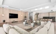 Resale - Villa -
Nueva Andalucía - Costa del Sol