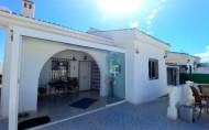 Resale - Villa -
Torrevieja - La Siesta