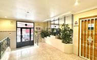 Revente - Apartment -
Torrevieja - Centro