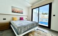 Reventa - Villa -
Villamartin - Costa Blanca