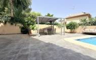 Herverkoop - Villa -
El Galan - Inland