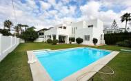 Revente - Villa -
Marbella - Las Chapas