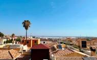 Herverkoop - Villa -
Orihuela - Inland