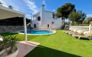 Revente - Villa -
Villamartin - Costa Blanca