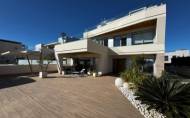 Herverkoop - Villa -
Orihuela Costa - Campoamor