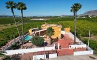 Herverkoop - Finca Country Property -
Orihuela