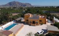 Herverkoop - Country House -
Orihuela