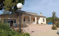 Reventa - Villa -
Yecla - Inland
