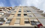 Revente - Apartamento -
Torrevieja - Centro