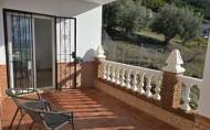 Resale - Villa -
Alcaucín - Inland