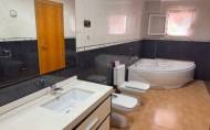 Revente - Apartamento -
Torrevieja - Centro