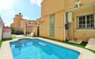 Herverkoop - Town House -
Villamartin - Costa Blanca