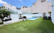 Revente - Villa -
Torrevieja - Aguas Nuevas