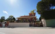 Resale - Villa -
Orihuela Costa - Campoamor