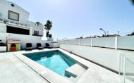 Resale - Villa -
Villamartin - Costa Blanca
