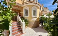 Resale - Villa -
Orihuela Costa - Villamartín
