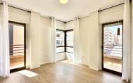 Revente - Apartment -
Torrevieja - Centro