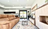 Reventa - Villa -
Villamartin - Costa Blanca