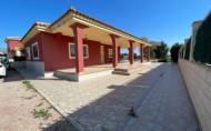 Herverkoop - Villa -
Albatera - Inland
