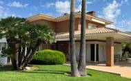 Resale - Villa -
Benidorm