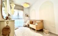 Reventa - Villa -
Las Filipinas - Inland