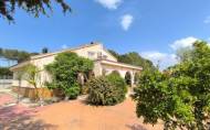 Reventa - Villa -
Yecla - Inland