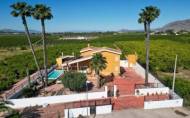 Herverkoop - Finca -
Orihuela - Inland
