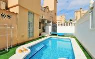 Herverkoop - Town House -
Villamartin - Costa Blanca