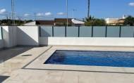 Herverkoop - Villa -
Torrevieja - Los Balcones