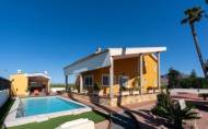 Herverkoop - Villa -
Orihuela - Inland